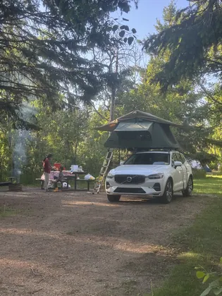 Volvo XC60 rooftop tent side view